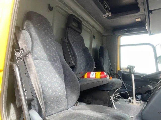 Cab chassis truck DAF CF 75.250 6x2 Euro 2 Automatic NL-Truck Original KM'S: picture 15