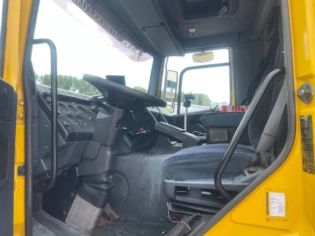 Cab chassis truck DAF CF 75.250 6x2 Euro 2 Automatic NL-Truck Original KM'S: picture 9