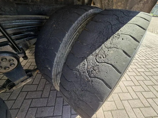 Dropside/ Flatbed truck, Crane truck MAN 26.362 6x4 Full spring Euro 2: picture 18 Dropside/ Flatbed truck, Crane truck MAN 26.362 6x4 Full spring Euro 2: picture 18