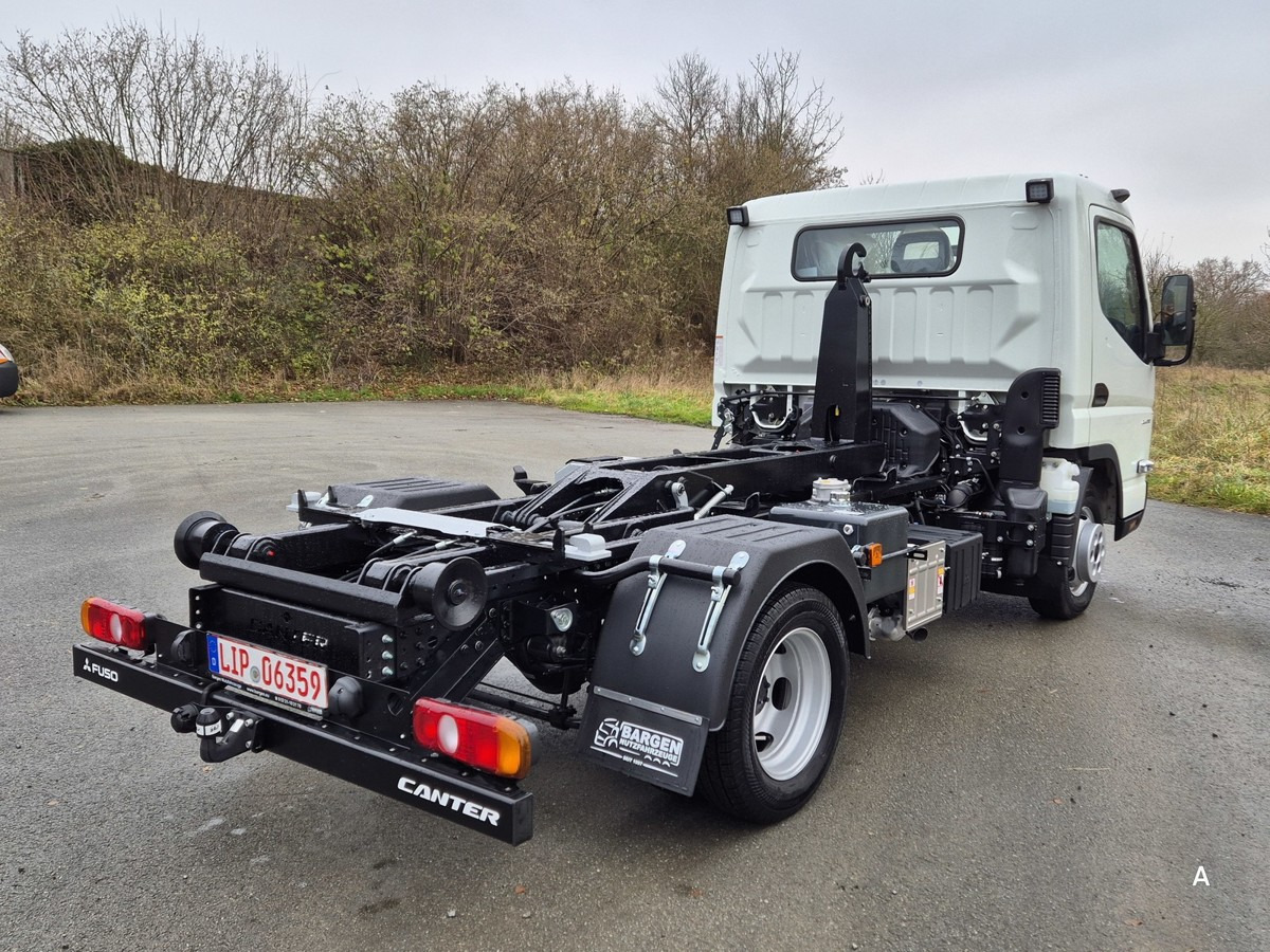 FUSO 3C15 Duonic Aut.City Abrollkipper AHK 3.5T sofor - Hook lift truck: picture 5 FUSO 3C15 Duonic Aut.City Abrollkipper AHK 3.5T sofor - Hook lift truck: picture 5