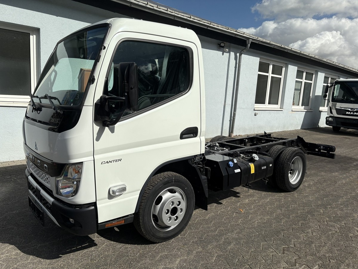 FUSO 3S15 Fahrgestell 2500 Nebenantrieb - Cab chassis truck: picture 1 FUSO 3S15 Fahrgestell 2500 Nebenantrieb - Cab chassis truck: picture 1