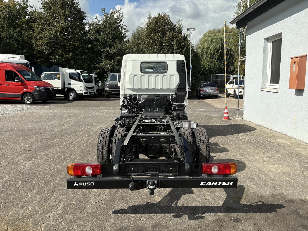 FUSO 3S15 Fahrgestell 2500 Nebenantrieb - Cab chassis truck: picture 4 FUSO 3S15 Fahrgestell 2500 Nebenantrieb - Cab chassis truck: picture 4