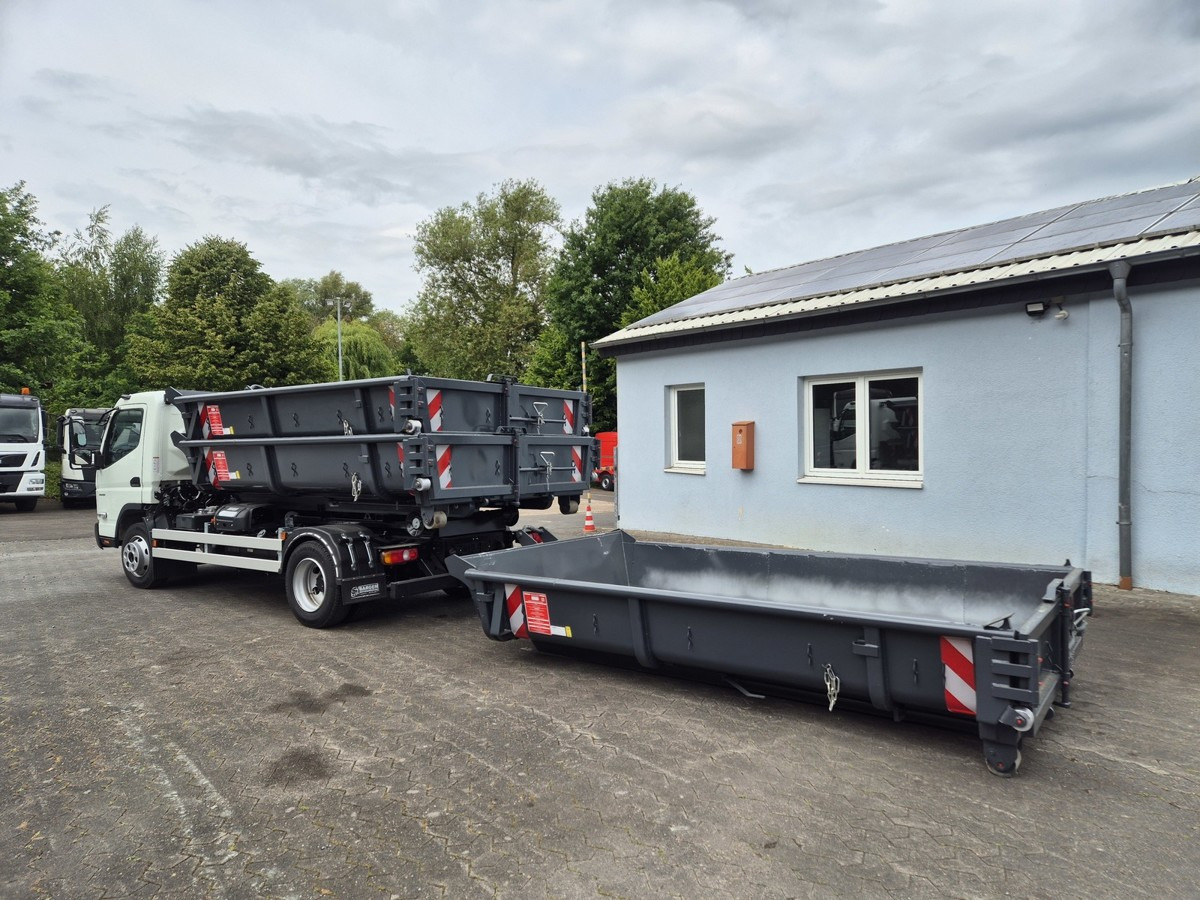 FUSO FUSO 9C18 40km/h City Abrollkipper WLF Swiss CH - Hook lift truck: picture 3 FUSO FUSO 9C18 40km/h City Abrollkipper WLF Swiss CH - Hook lift truck: picture 3