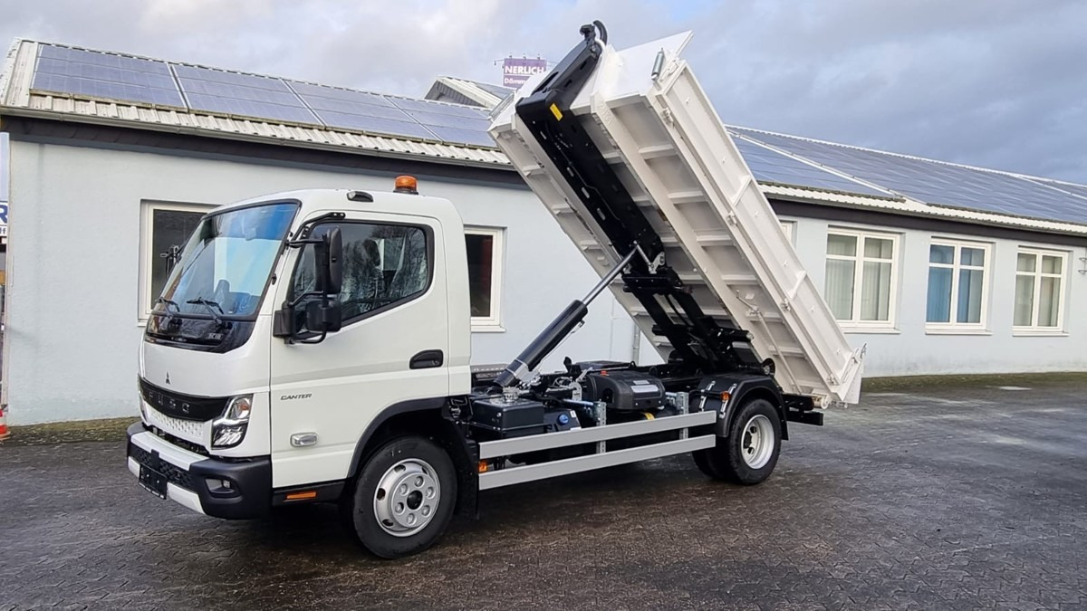 FUSO FUSO 9C18 Duonic City Abrollkipper AHK - Hook lift truck: picture 1 FUSO FUSO 9C18 Duonic City Abrollkipper AHK - Hook lift truck: picture 1