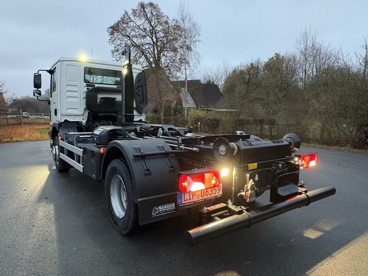 MAN TGM 15.290 BL Abrollkipper AHK - Hook lift truck: picture 4 MAN TGM 15.290 BL Abrollkipper AHK - Hook lift truck: picture 4