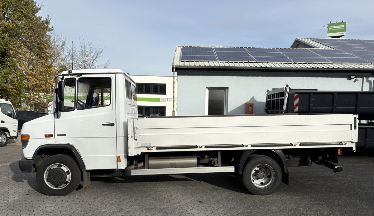 MERCEDES-BENZ Vario 816D Alupritsche 1 Hand - Flatbed van: picture 3 MERCEDES-BENZ Vario 816D Alupritsche 1 Hand - Flatbed van: picture 3