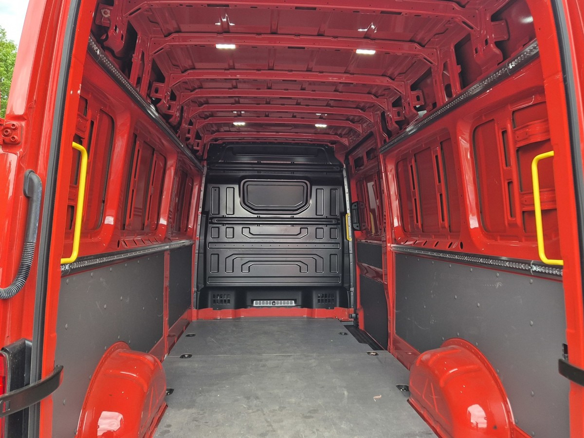 Panel van VW Crafter 35 Maxi L4H3 1Hand PDC nur 9tkm!: picture 12