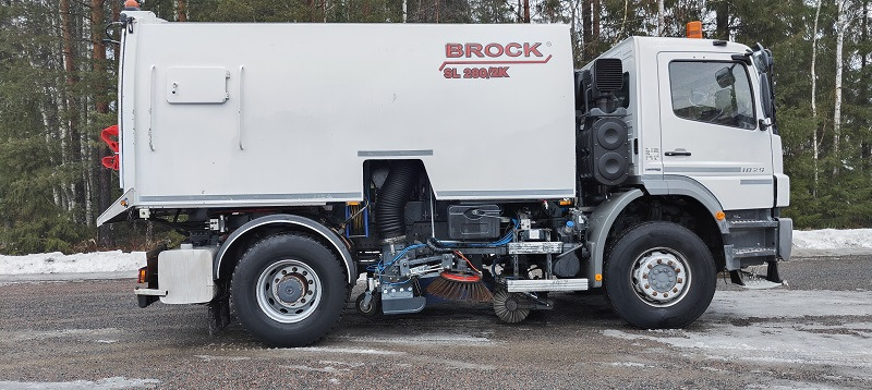 Road sweeper Brock SL280/2K MB Axor 1829: picture 10 Road sweeper Brock SL280/2K MB Axor 1829: picture 10