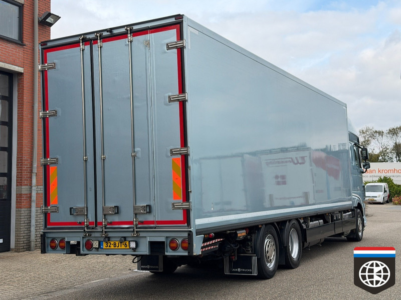 DAF XF 460 FAN TAIL LIFT / TRS / NIGHT A/C / RACING TEAM / CAMPER - Refrigerator truck: picture 5 DAF XF 460 FAN TAIL LIFT / TRS / NIGHT A/C / RACING TEAM / CAMPER - Refrigerator truck: picture 5