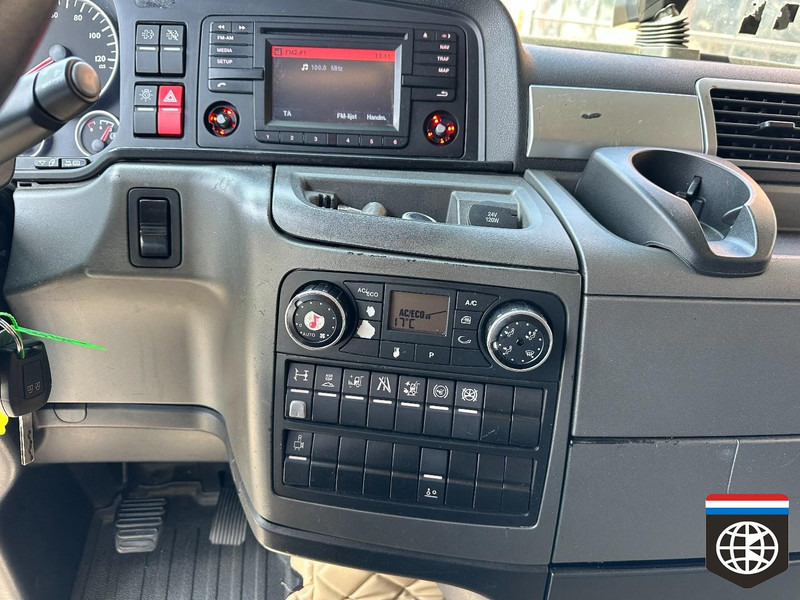 Curtainsider truck MAN TGX 26.480 RETARDER - NIGHT A/C - 130M3 COMBINATION: picture 16