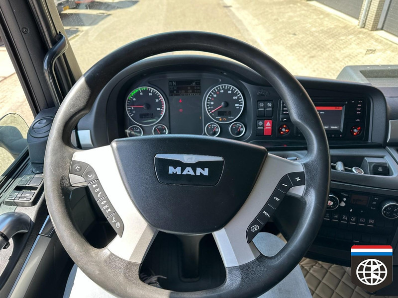 Curtainsider truck MAN TGX 26.480 RETARDER - NIGHT A/C - 130M3 COMBINATION: picture 18