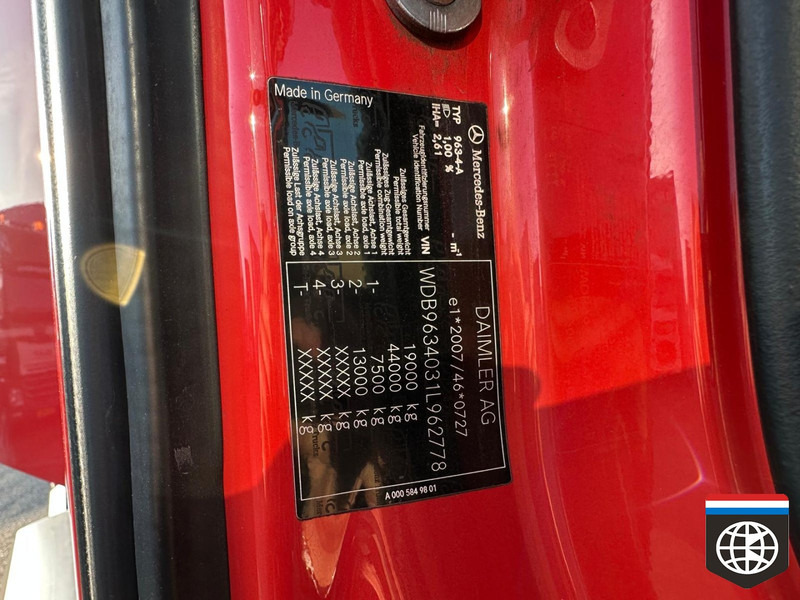 Tractor unit Mercedes-Benz ACTROS 1840 / STREAMSPACE / FULL SPOILER: picture 18
