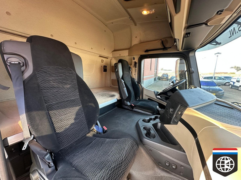 Tractor unit Mercedes-Benz ACTROS 1840 / STREAMSPACE / FULL SPOILER: picture 14
