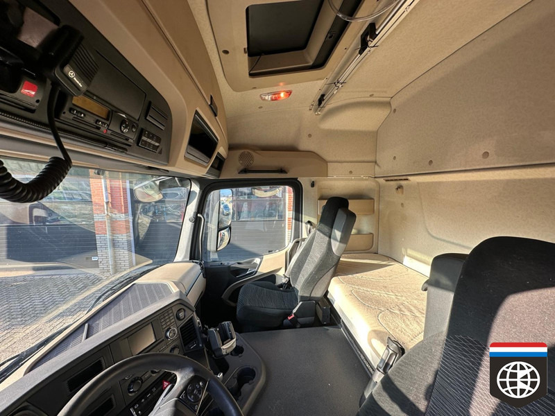 Tractor unit Mercedes-Benz ACTROS 1840 / STREAMSPACE / FULL SPOILER: picture 11