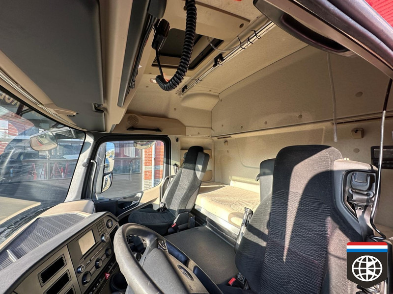 Tractor unit Mercedes-Benz ACTROS 1840 / STREAMSPACE / FULL SPOILER: picture 10