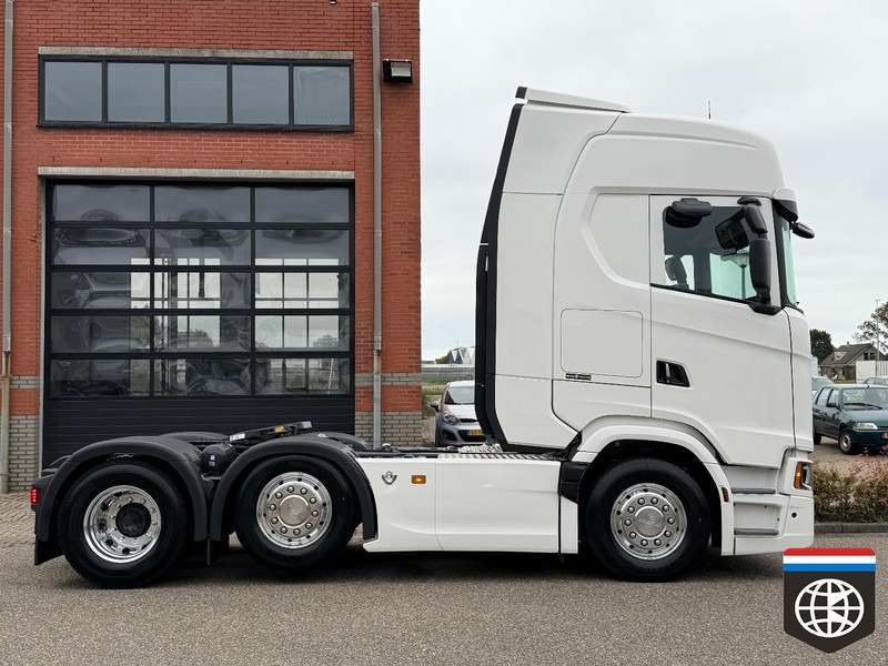 Scania 590 S 6X2/4 - Full air - Retarder PTO - SLIDE fifth wheel - King of the Road - Tractor unit: picture 2 Scania 590 S 6X2/4 - Full air - Retarder PTO - SLIDE fifth wheel - King of the Road - Tractor unit: picture 2