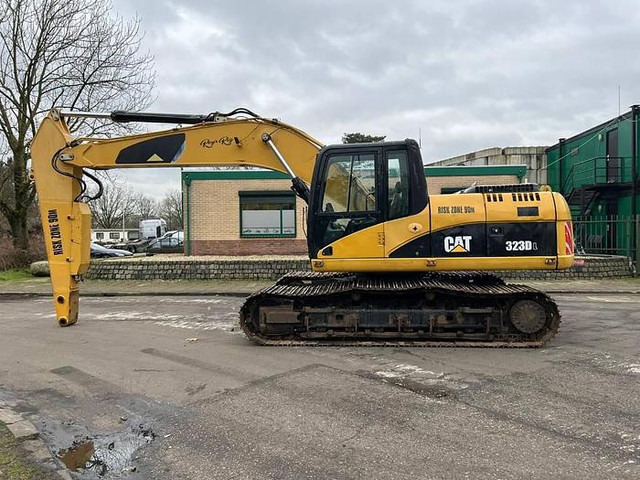 Caterpillar 323DL - 323 DL - 323D - Excavator: picture 1 Caterpillar 323DL - 323 DL - 323D - Excavator: picture 1