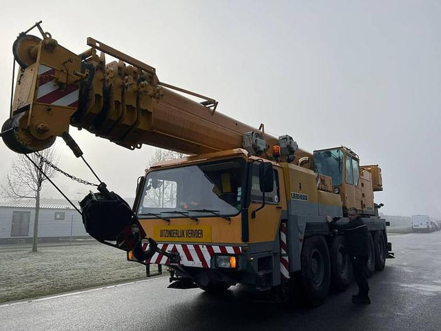 Liebherr - LTM1070 - LTM 1070 LTM 1070-1 - LTM1070 - Crane: picture 4 Liebherr - LTM1070 - LTM 1070 LTM 1070-1 - LTM1070 - Crane: picture 4