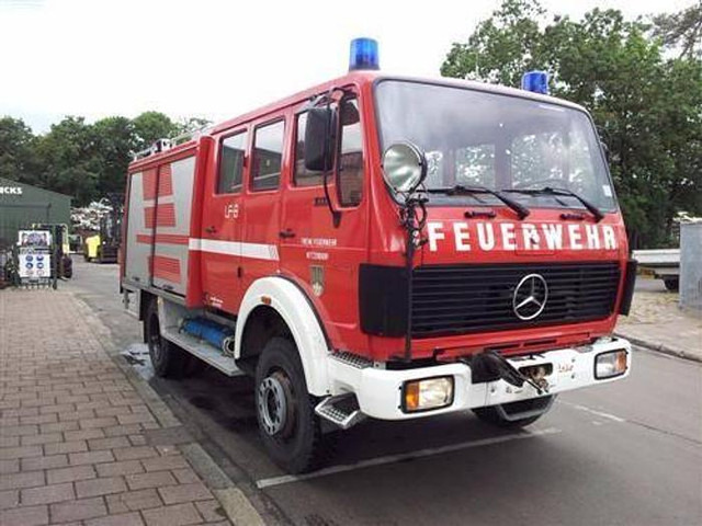 Mercedes-Benz 1019 AF 36 - Fire truck: picture 1 Mercedes-Benz 1019 AF 36 - Fire truck: picture 1