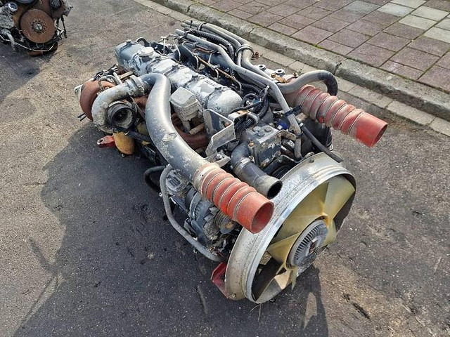 Renault Midliner 180 - Spare parts: picture 4 Renault Midliner 180 - Spare parts: picture 4