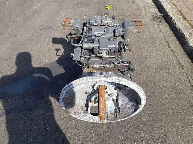 Scania GRS890 - Spare parts: picture 3 Scania GRS890 - Spare parts: picture 3