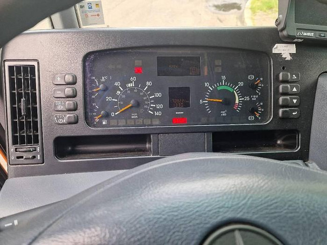 Truck Mercedes-Benz Econic 2628: picture 18