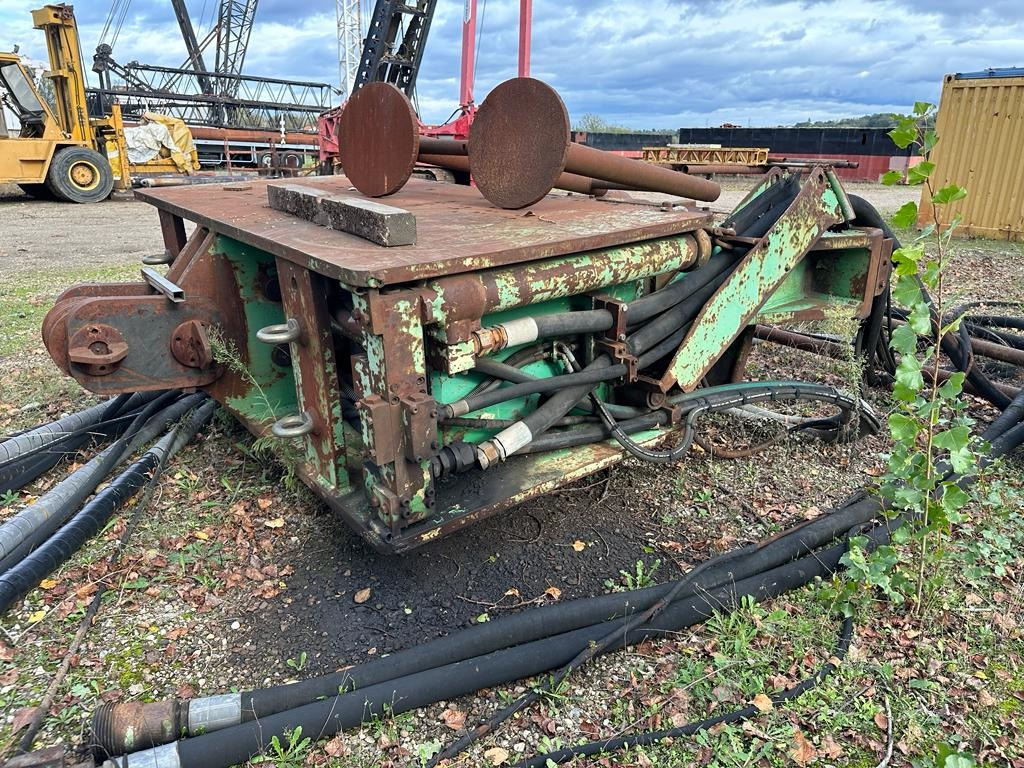 Pile driver ICE 8514 + 780: picture 6