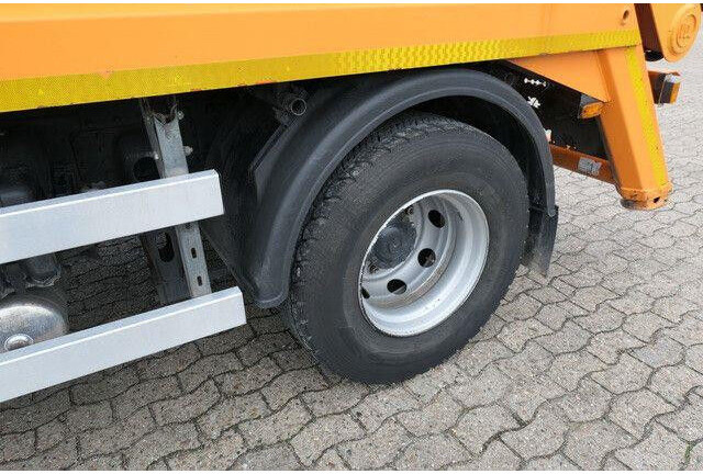 Iveco 160 E EuroCargo 4x2, VDL P-10, teleskop., Funk - Cable system truck: picture 4 Iveco 160 E EuroCargo 4x2, VDL P-10, teleskop., Funk - Cable system truck: picture 4