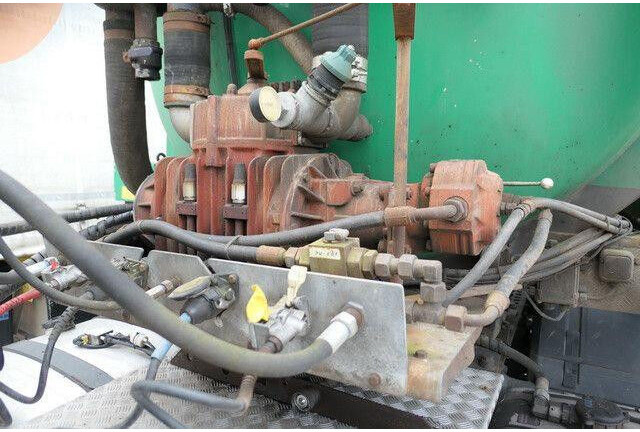 LINDNER & Fischer, Gülle, Vogelsang, 27m³,Lift - Vacuum truck: picture 3 LINDNER & Fischer, Gülle, Vogelsang, 27m³,Lift - Vacuum truck: picture 3