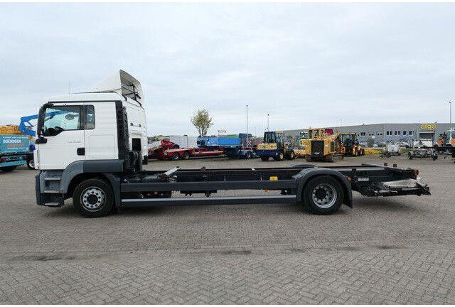 MAN 18.330 TGS 4x2, BDF, LBW 2.0to., Liege, Luftfed. - Cab chassis truck: picture 2 MAN 18.330 TGS 4x2, BDF, LBW 2.0to., Liege, Luftfed. - Cab chassis truck: picture 2
