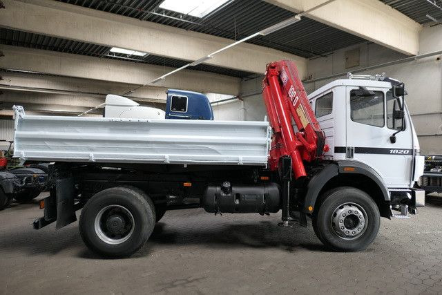 Mercedes-Benz 1820 AK 4x4, HMF 1003 K2, Allrad, AHK, Blattfed. - Tipper, Crane truck: picture 2 Mercedes-Benz 1820 AK 4x4, HMF 1003 K2, Allrad, AHK, Blattfed. - Tipper, Crane truck: picture 2