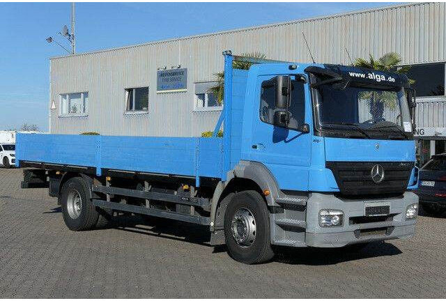 Mercedes-Benz 1824 L Axor 4x2, 3. Sitz, AHK, Gerüstbau, Klima - Dropside/ Flatbed truck: picture 3 Mercedes-Benz 1824 L Axor 4x2, 3. Sitz, AHK, Gerüstbau, Klima - Dropside/ Flatbed truck: picture 3