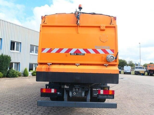 Mercedes-Benz 2032 A Actros 4x4, Bucher STKF 9500, Airport, AC - Road sweeper: picture 4 Mercedes-Benz 2032 A Actros 4x4, Bucher STKF 9500, Airport, AC - Road sweeper: picture 4
