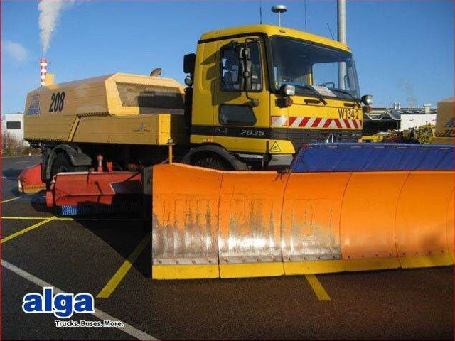 Mercedes-Benz 2035 AK Actros 4x4, Kehrmaschine Schmidt, Allrad - Snow removal vehicle: picture 1 Mercedes-Benz 2035 AK Actros 4x4, Kehrmaschine Schmidt, Allrad - Snow removal vehicle: picture 1