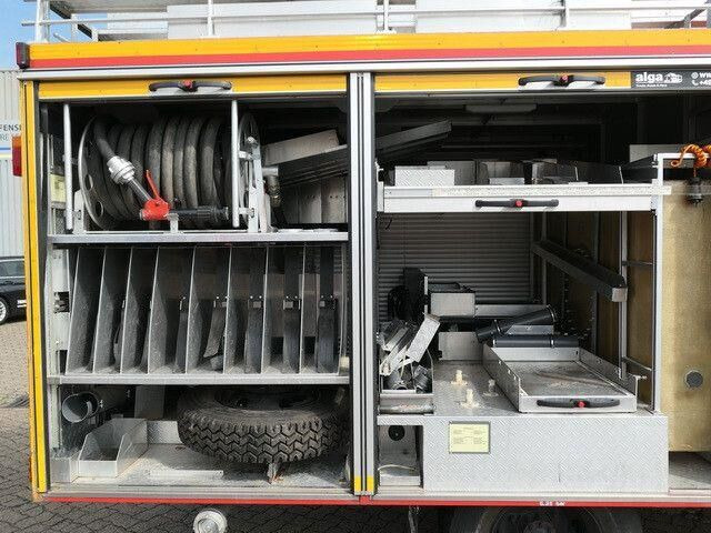 Mercedes-Benz 814 D/Feuerwehr/Metz/Wassertank/Pumpe - Fire truck: picture 3 Mercedes-Benz 814 D/Feuerwehr/Metz/Wassertank/Pumpe - Fire truck: picture 3