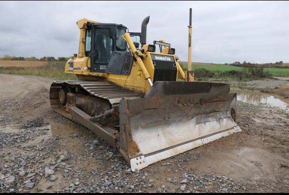 Bulldozer Komatsu D65PX-15EO - Bulldozer: picture 1 Bulldozer Komatsu D65PX-15EO - Bulldozer: picture 1