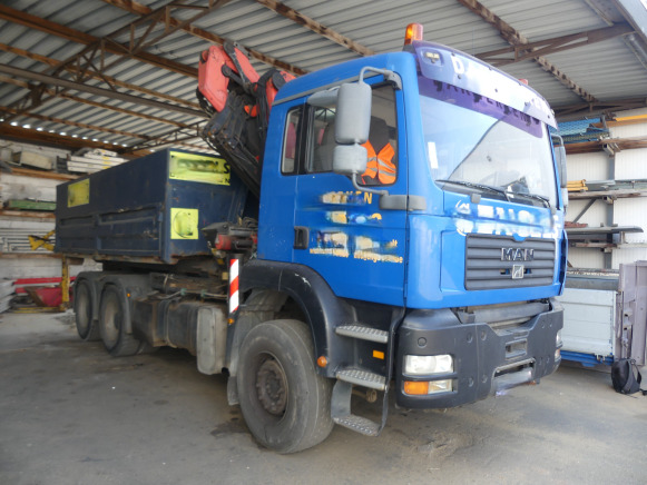 Camion porte container avec grue MAN TGA MH 26 FD (2005-455.395 km)(WMAH09ZZ96M427264) - Container transporter/ Swap body truck: picture 2 Camion porte container avec grue MAN TGA MH 26 FD (2005-455.395 km)(WMAH09ZZ96M427264) - Container transporter/ Swap body truck: picture 2