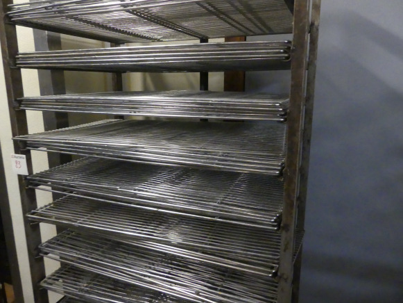 Chariot avec grilles 60x40 cm - Bakery equipment: picture 5 Chariot avec grilles 60x40 cm - Bakery equipment: picture 5