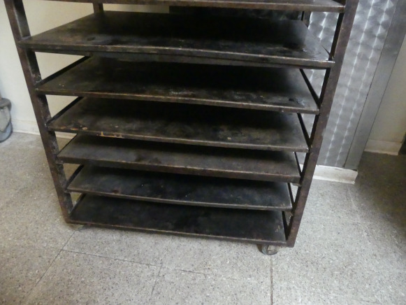 Chariot de four avec platine 60x40 cm (4 bords) - Bakery equipment: picture 5 Chariot de four avec platine 60x40 cm (4 bords) - Bakery equipment: picture 5