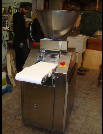 Diviseuse volumétrique CAPLAIN pour boulangerie - Bakery equipment: picture 3 Diviseuse volumétrique CAPLAIN pour boulangerie - Bakery equipment: picture 3