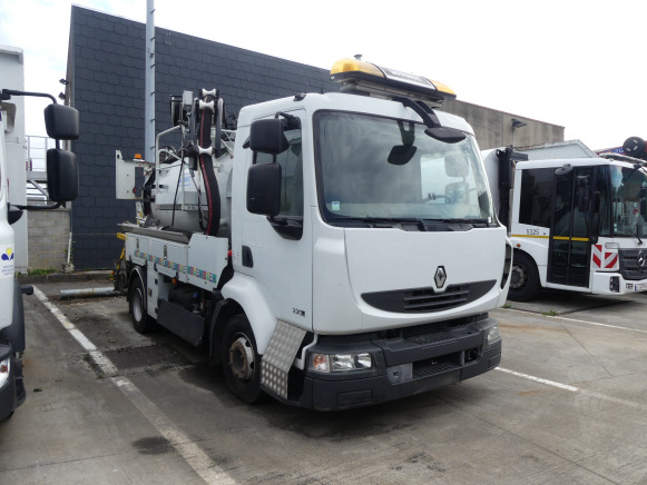 REF:19354 - Camion hydrocureur Renault Midlum 220DXI (2011-45.241 km) - Other machinery: picture 3 REF:19354 - Camion hydrocureur Renault Midlum 220DXI (2011-45.241 km) - Other machinery: picture 3