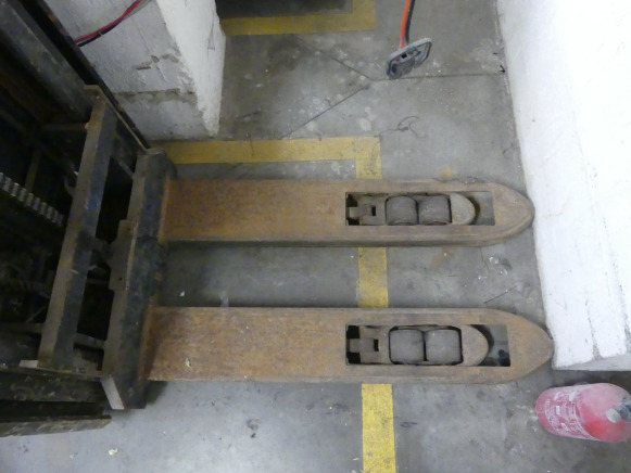 REF:2245.18.36 - Gerbeur électrique BT Staxio SWE120 L - Other machinery: picture 4 REF:2245.18.36 - Gerbeur électrique BT Staxio SWE120 L - Other machinery: picture 4