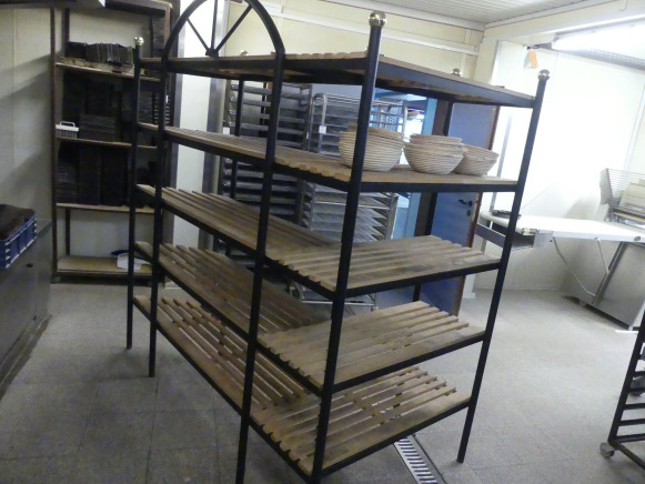 Présentoir à pain en L - Bakery equipment: picture 2 Présentoir à pain en L - Bakery equipment: picture 2