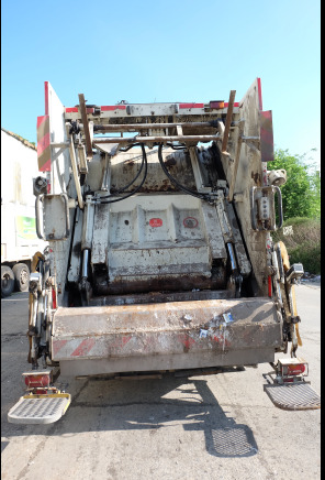 REF : 7 - Camion poubelle DAF CF75 - Garbage truck: picture 5 REF : 7 - Camion poubelle DAF CF75 - Garbage truck: picture 5