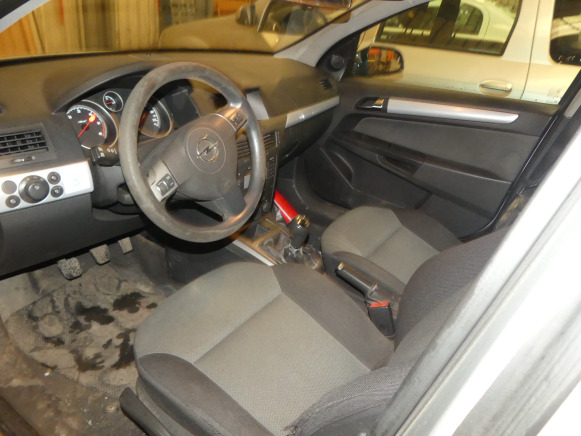 Car REF:TRF008 - Voiture Opel Astra break (2005-158.167 km): picture 17