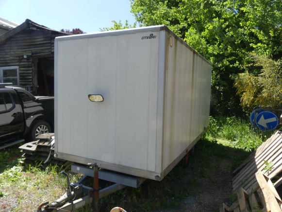 Remorque double essieu fermée Construrem 2T2E - Closed box trailer: picture 1 Remorque double essieu fermée Construrem 2T2E - Closed box trailer: picture 1