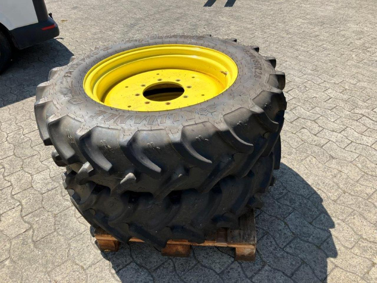 Alliance 320/85R28 - Tire for Agricultural machinery: picture 3 Alliance 320/85R28 - Tire for Agricultural machinery: picture 3