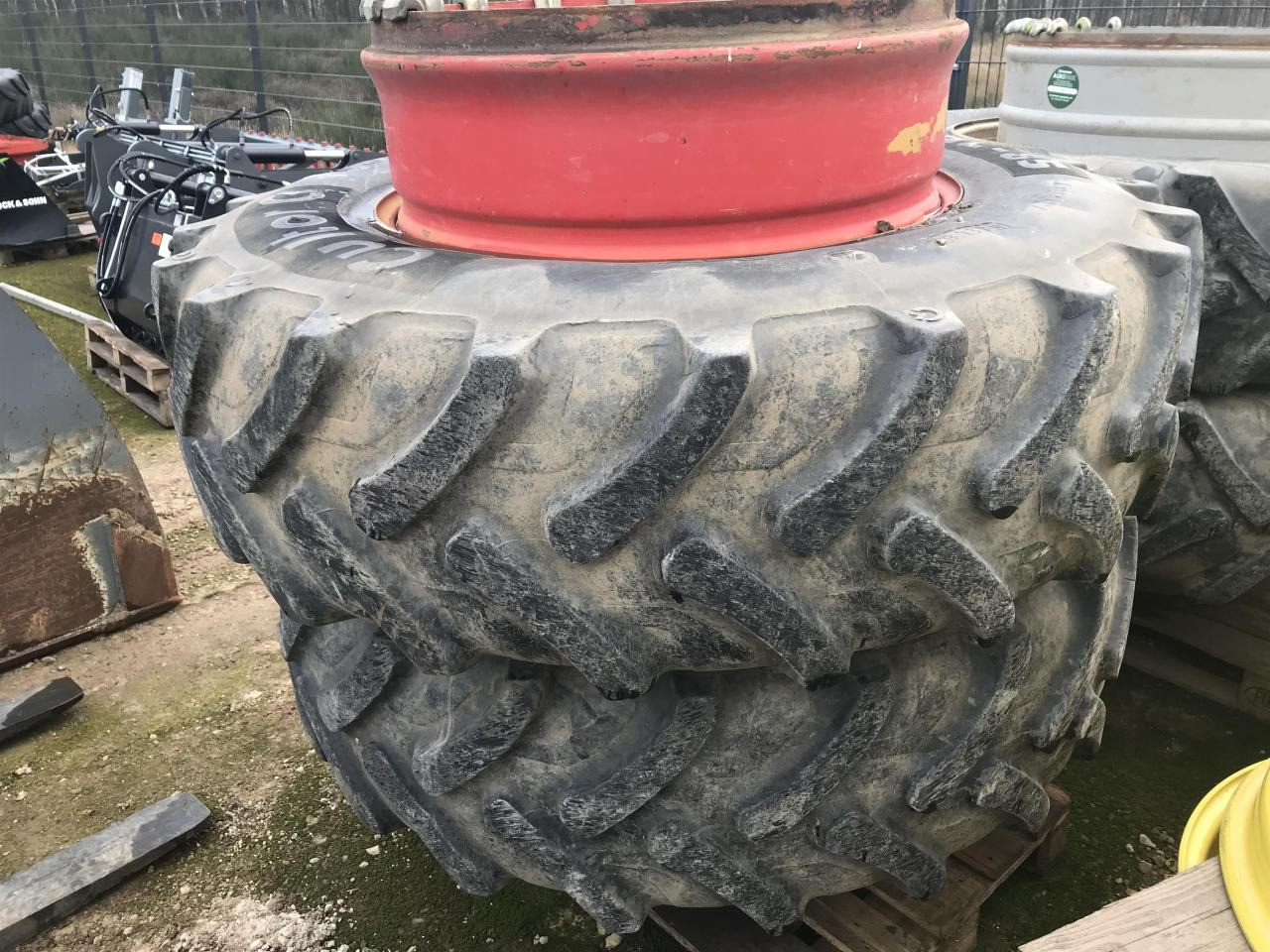 Alliance 460/85R34 - Tire for Agricultural machinery: picture 2 Alliance 460/85R34 - Tire for Agricultural machinery: picture 2