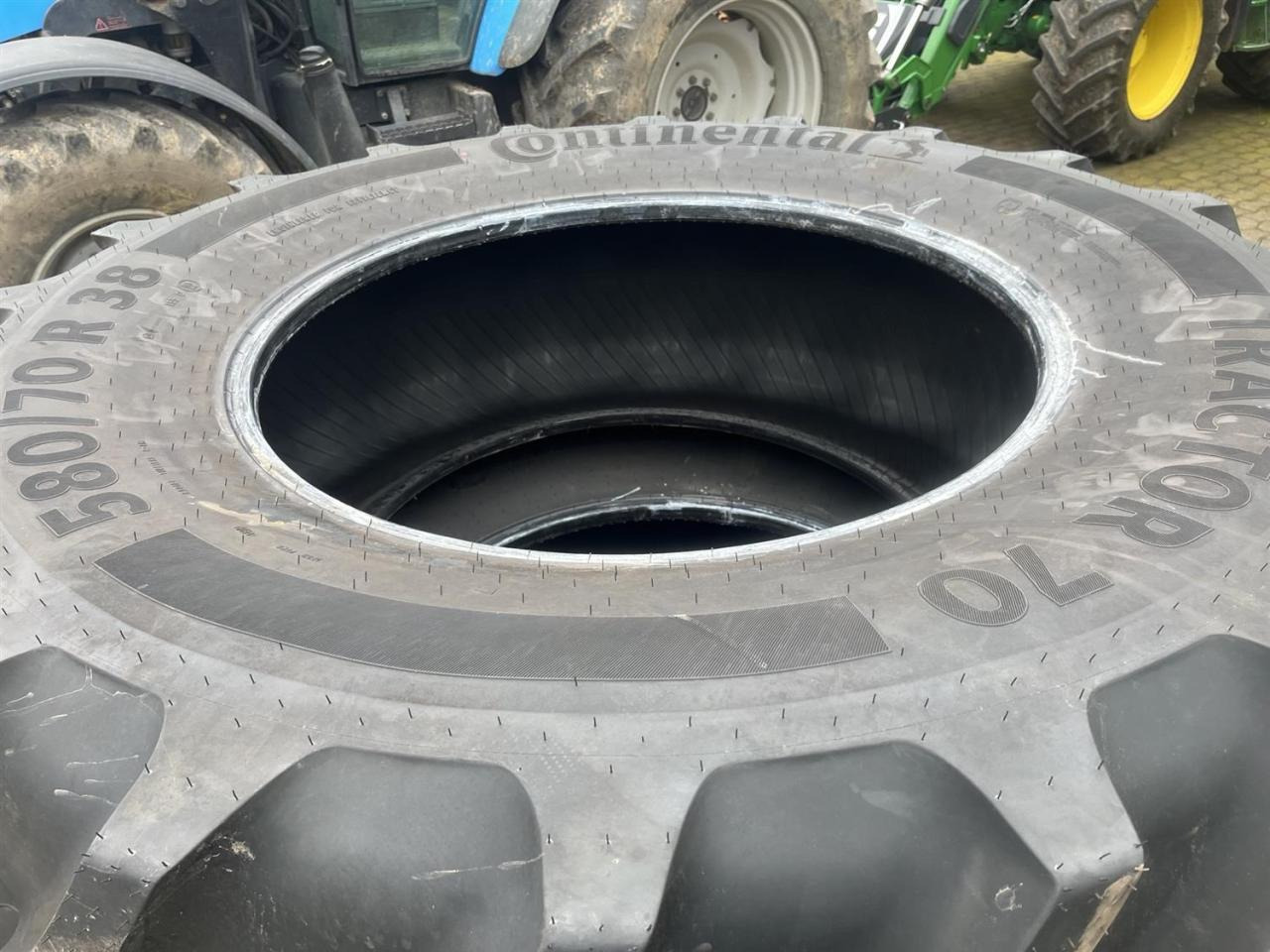 Continental 580/70R38 - Tire for Agricultural machinery: picture 3 Continental 580/70R38 - Tire for Agricultural machinery: picture 3