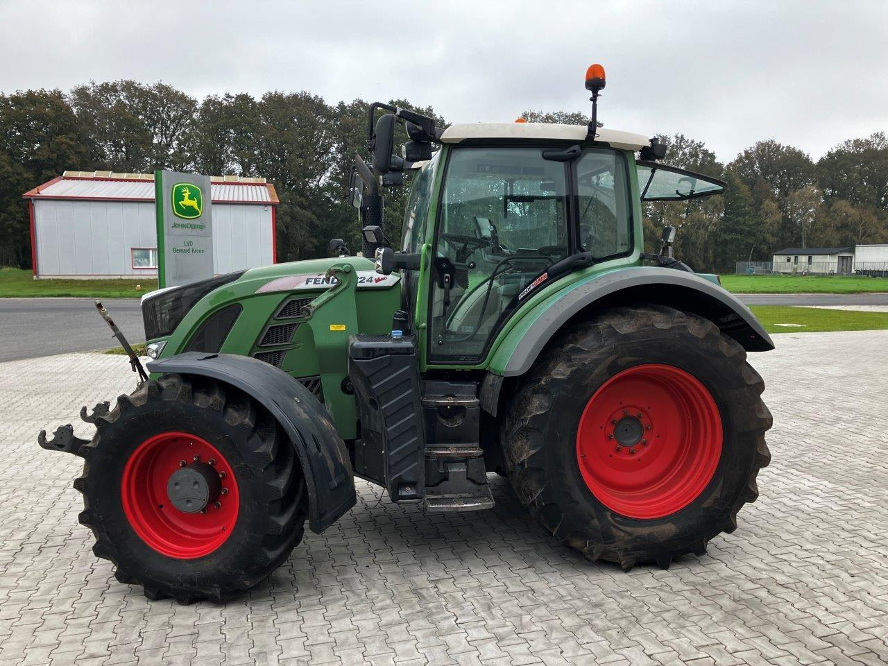 Fendt 716 Vario Profi Plus - Farm tractor: picture 1 Fendt 716 Vario Profi Plus - Farm tractor: picture 1